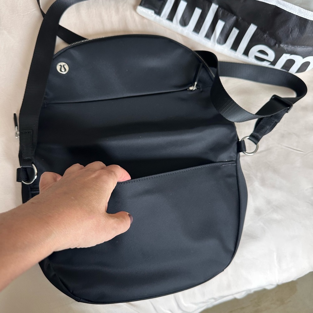 Lululemon Athletica Black “All night festival Bag” - Picture 10 of 15